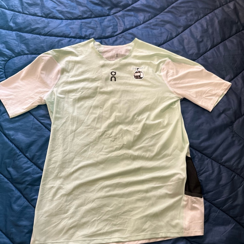 On Running Light Green ultra  Shirt